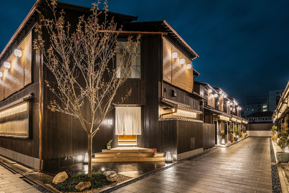 Nazuna Kyoto Tsubaki St 42/47