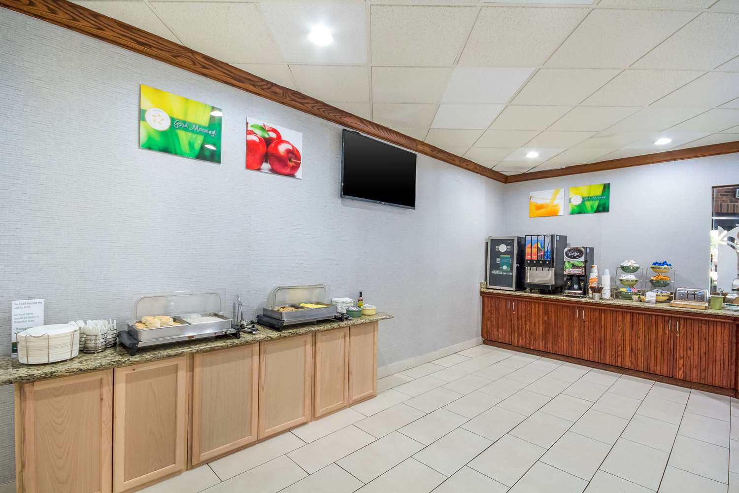 Quality Inn & Suites Kansas City - Independence I-70 East 10/34