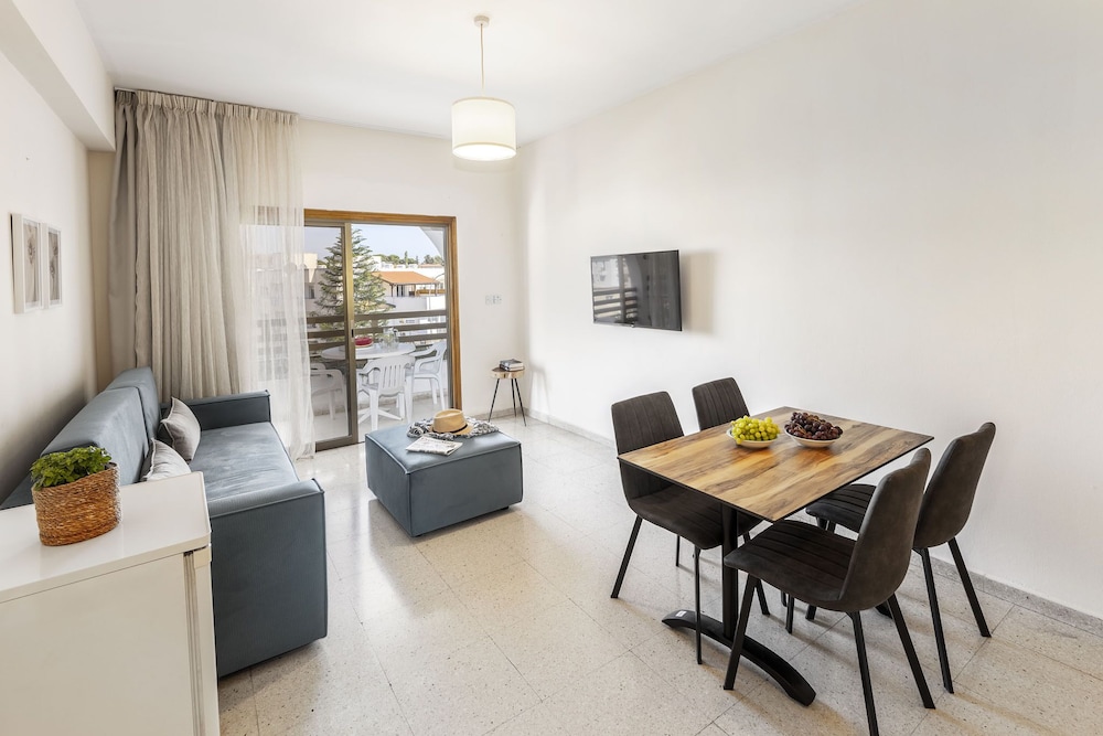 Stephanos Hotel Apartments 30/47