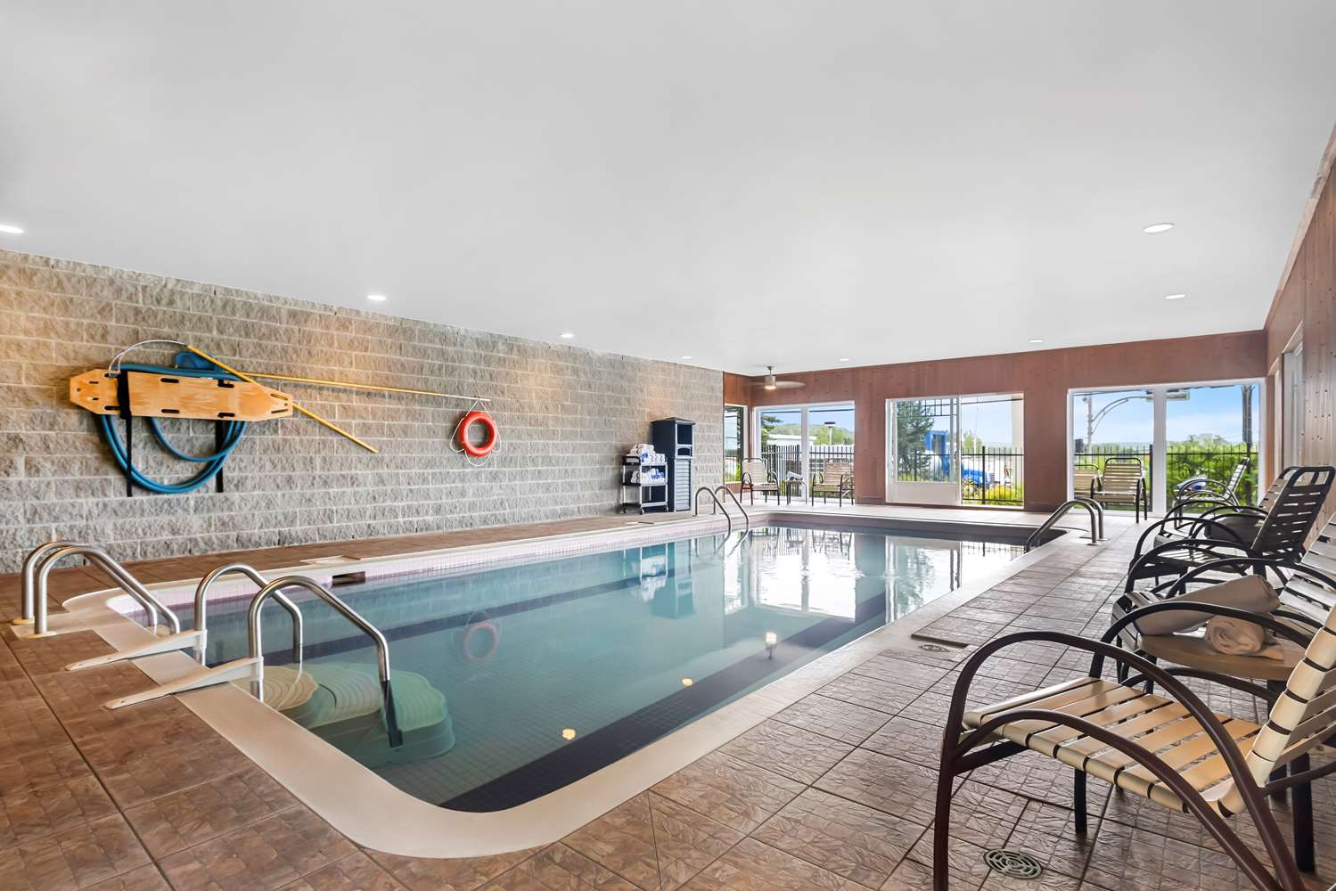 Best Western Plus Mont-Laurier 24/46