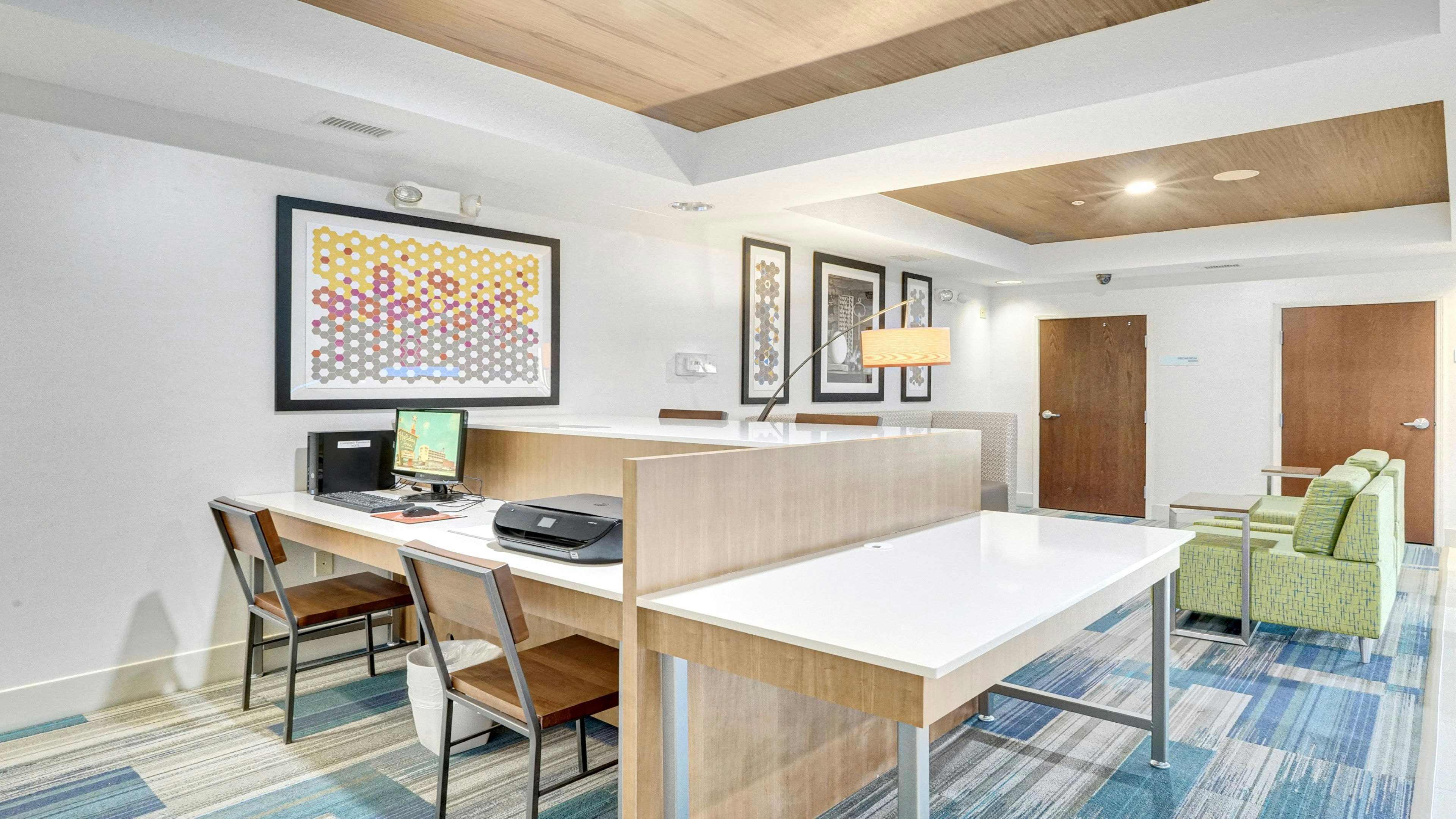 Holiday Inn Express Suites Portland 9/48