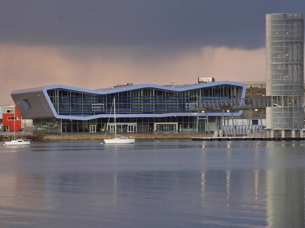 Mercure Lorient Centre Hotel 62/68