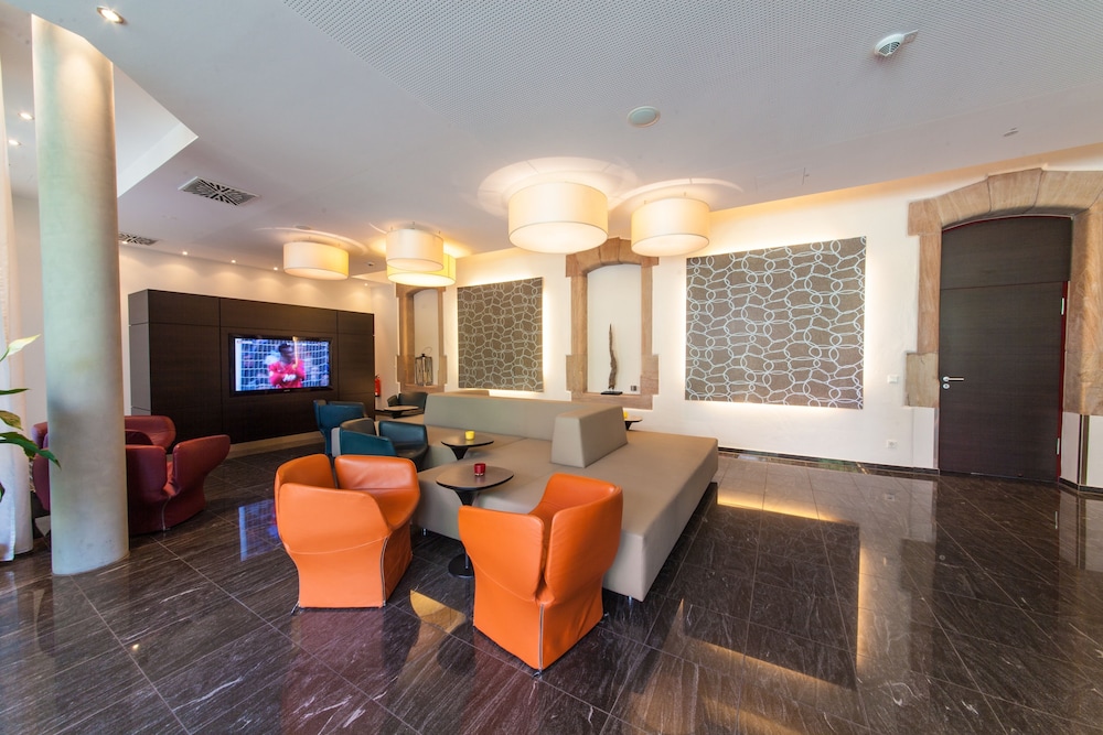 Novina Hotel Tillypark 51/71
