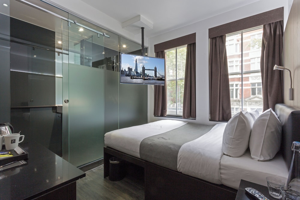 ROOM, QUEEN BED