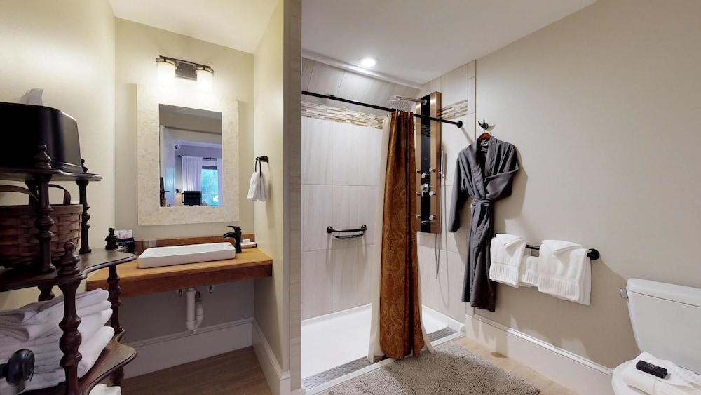 Holbrook House Bed and Breakfast- Bar Harbor ME 46/50