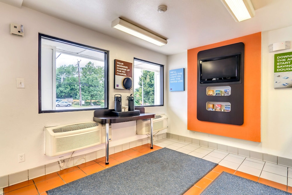 Motel6 Linthicum Heights, MD - BWI Airport 7/27