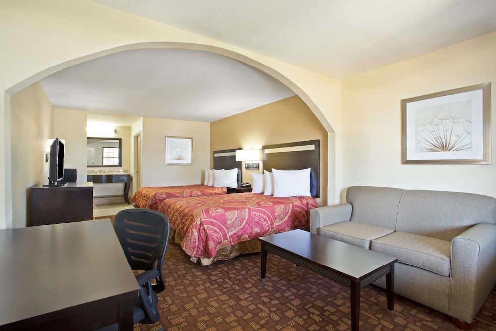 Days Inn by Wyndham Hammond 12/19