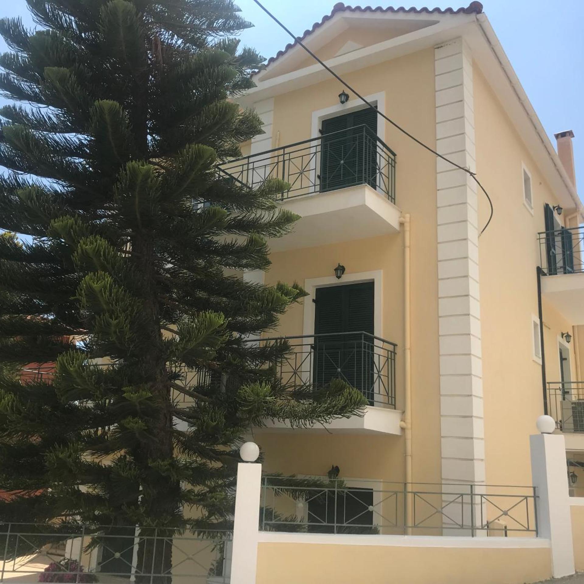 Naftilos Studios 3/54