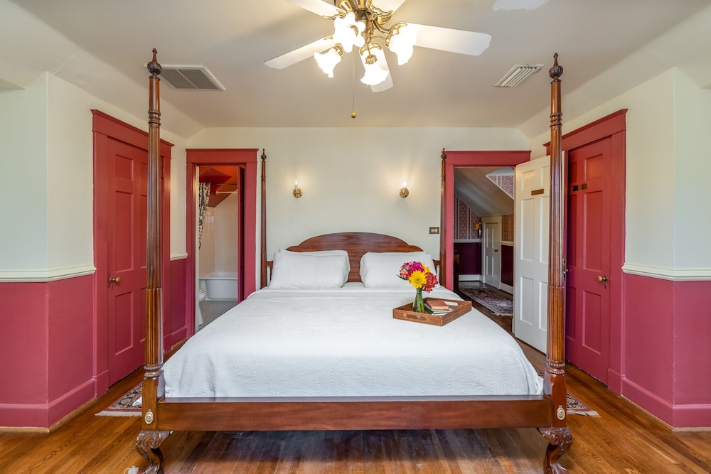 Cedars of Williamsburg Bed & Breakfast 7/50