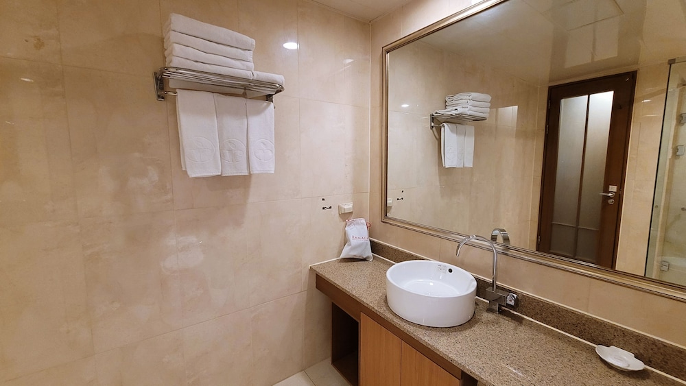 Ramada Hotel & Suites by Wyndham Seoul Namdaemun 59/61