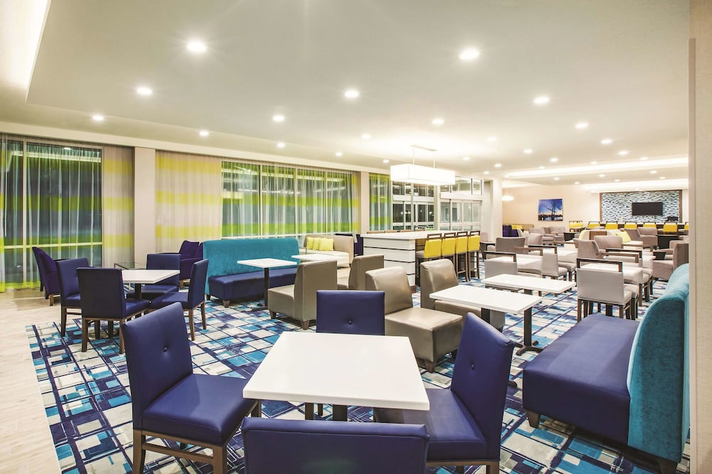 La Quinta Inn And Suites By Wyndham Wichita Northeast 28/37