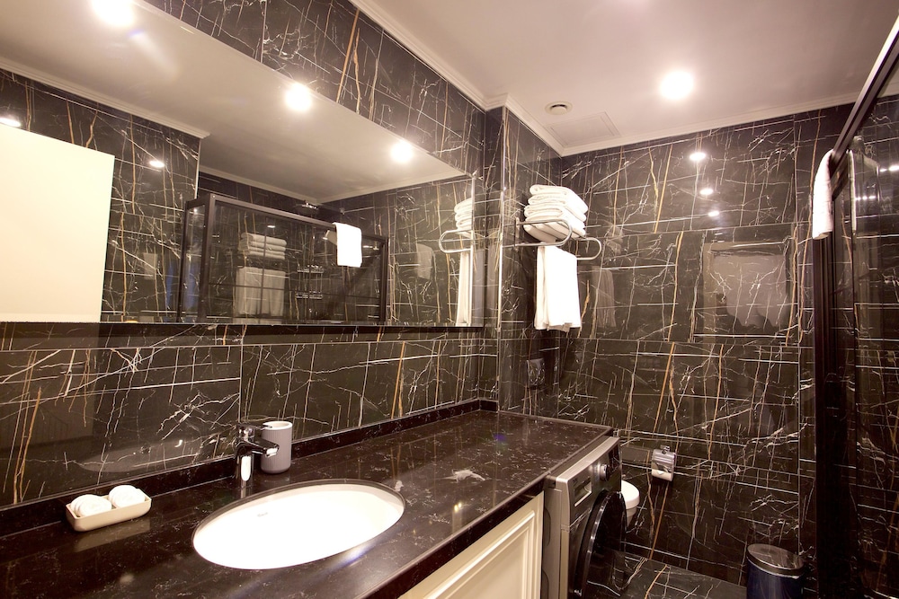 Princely Suites 44/50