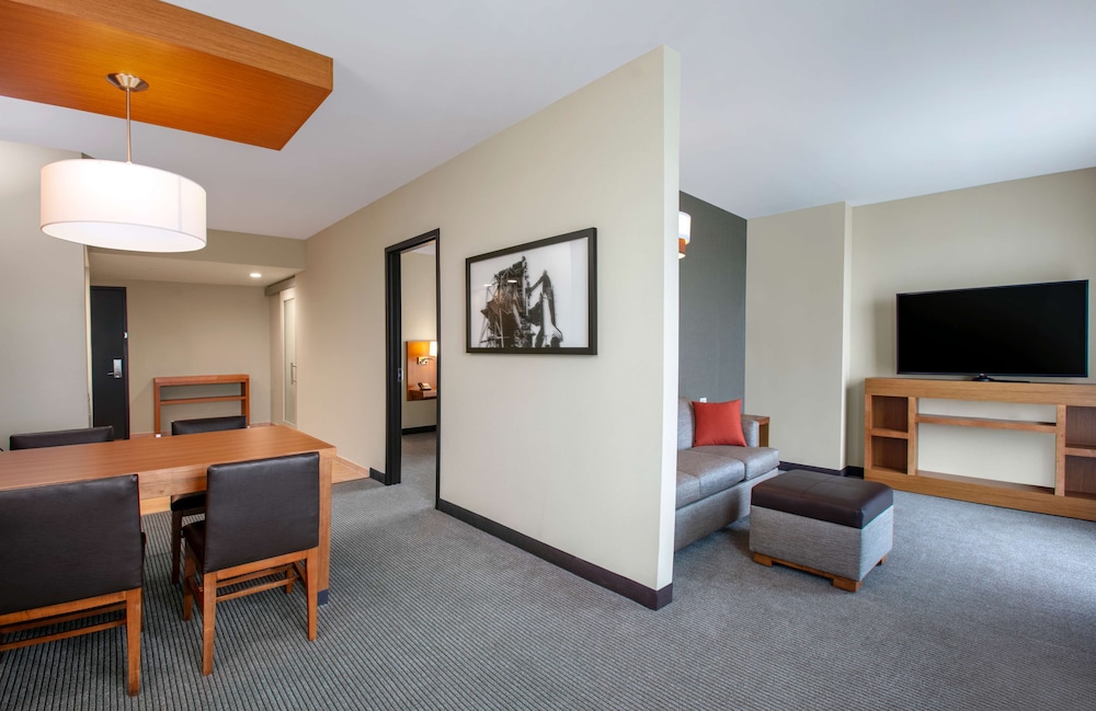 Hyatt Place Titusville / Kennedy Space Center 20/40
