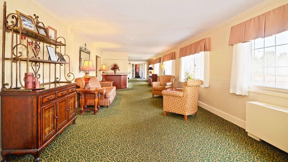 Magnuson Grand Pioneer Inn And Suites 41/48