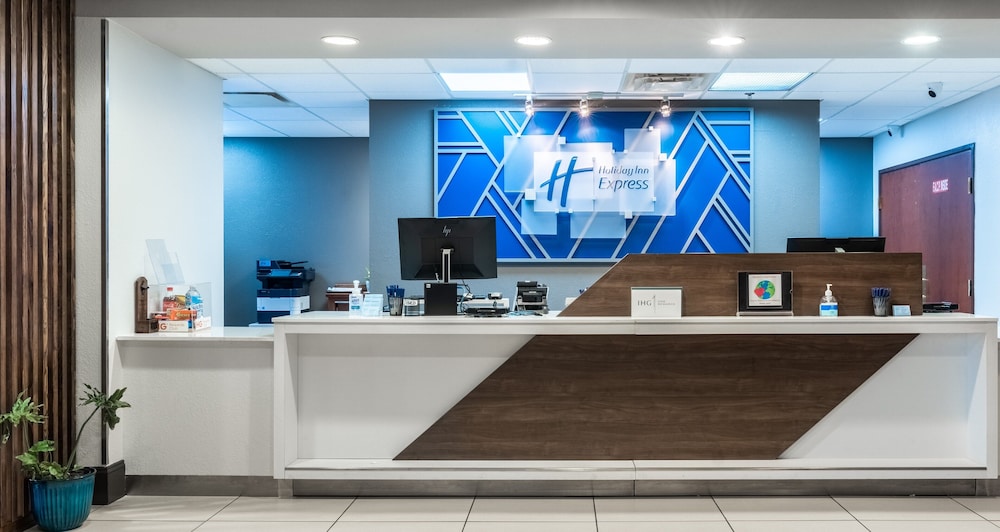 Holiday Inn Express Hotel And Suites Orange City 12/63