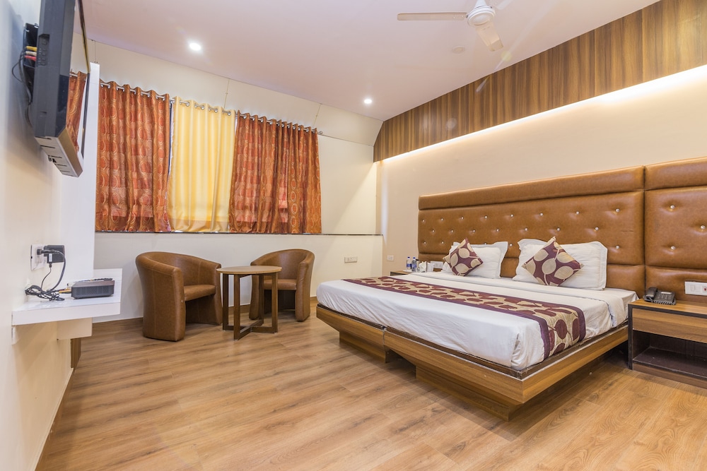 RUPAM HOTEL 23/72