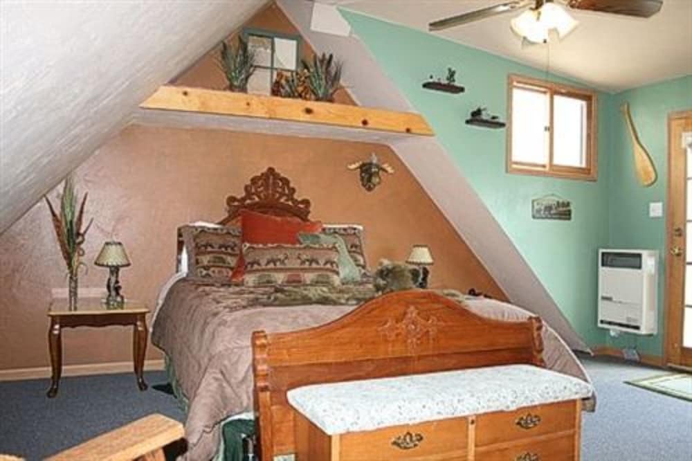 at the Waters Edge Bed &amp; Breakfast 5/61