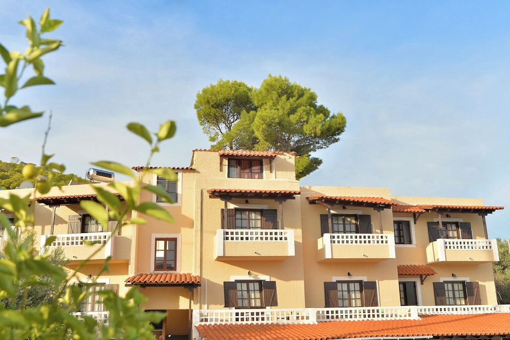 Vasilaras Hotel 4/50
