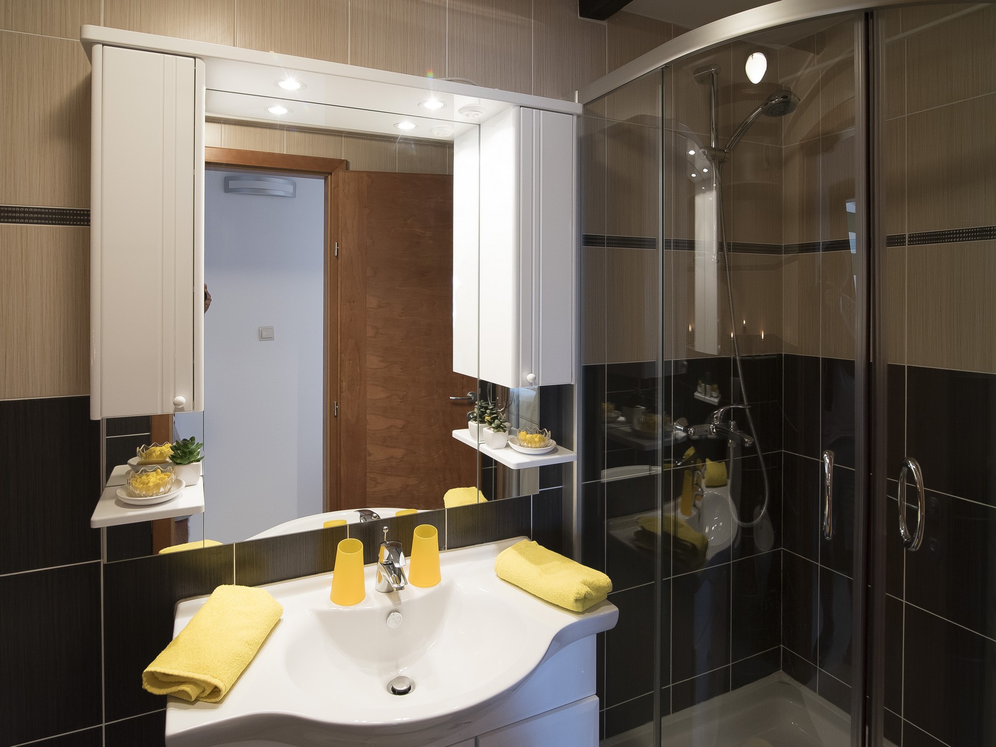 APARTMENTS ISKRA 32/33