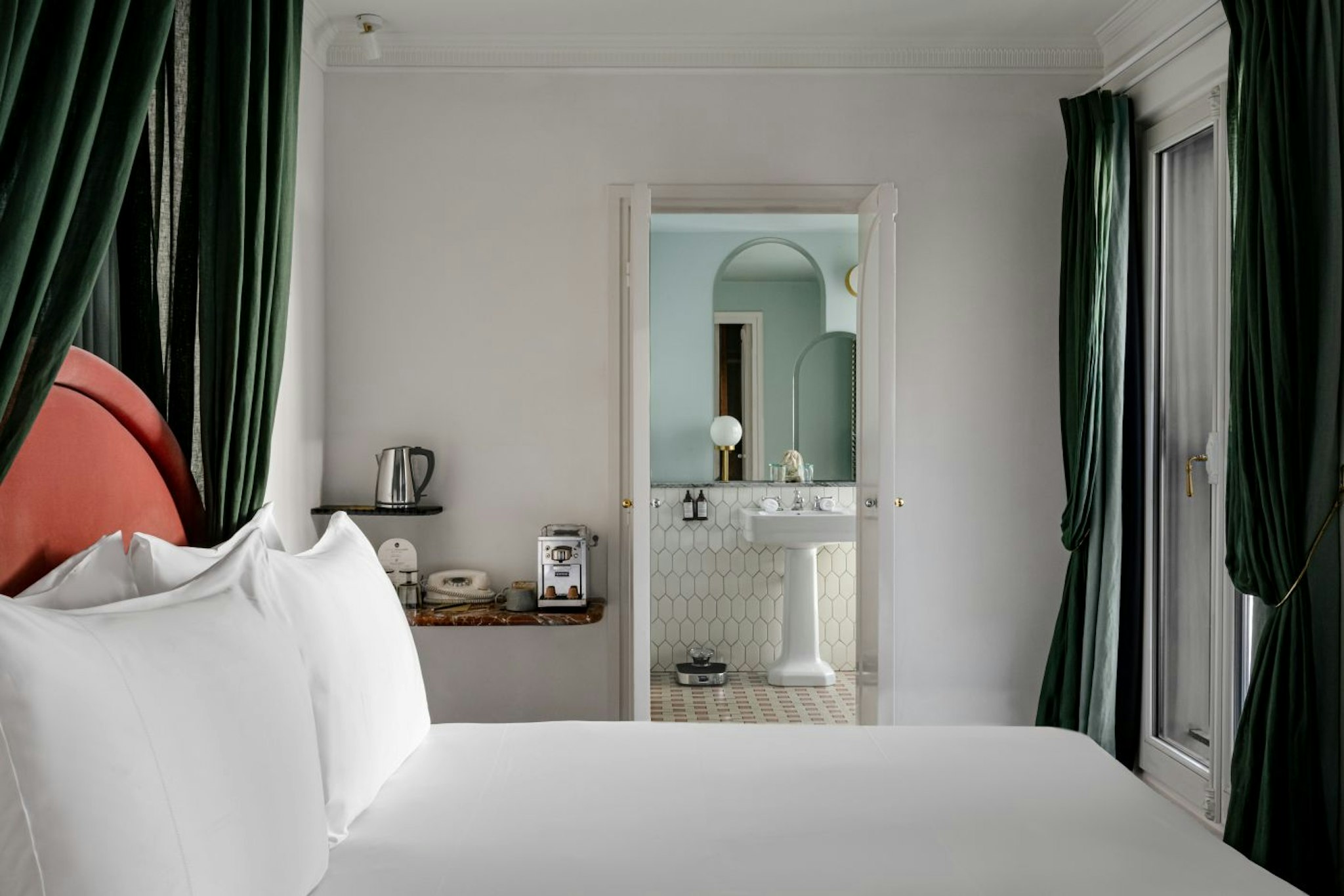 Hotel Des Grands Boulevards 6/28