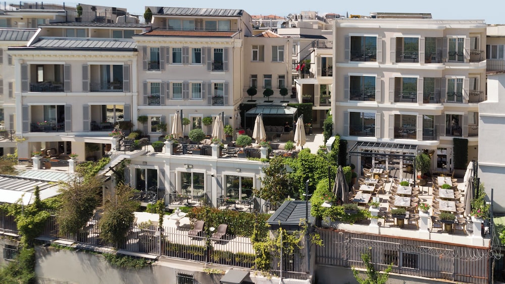 Mula Hotel 3/50