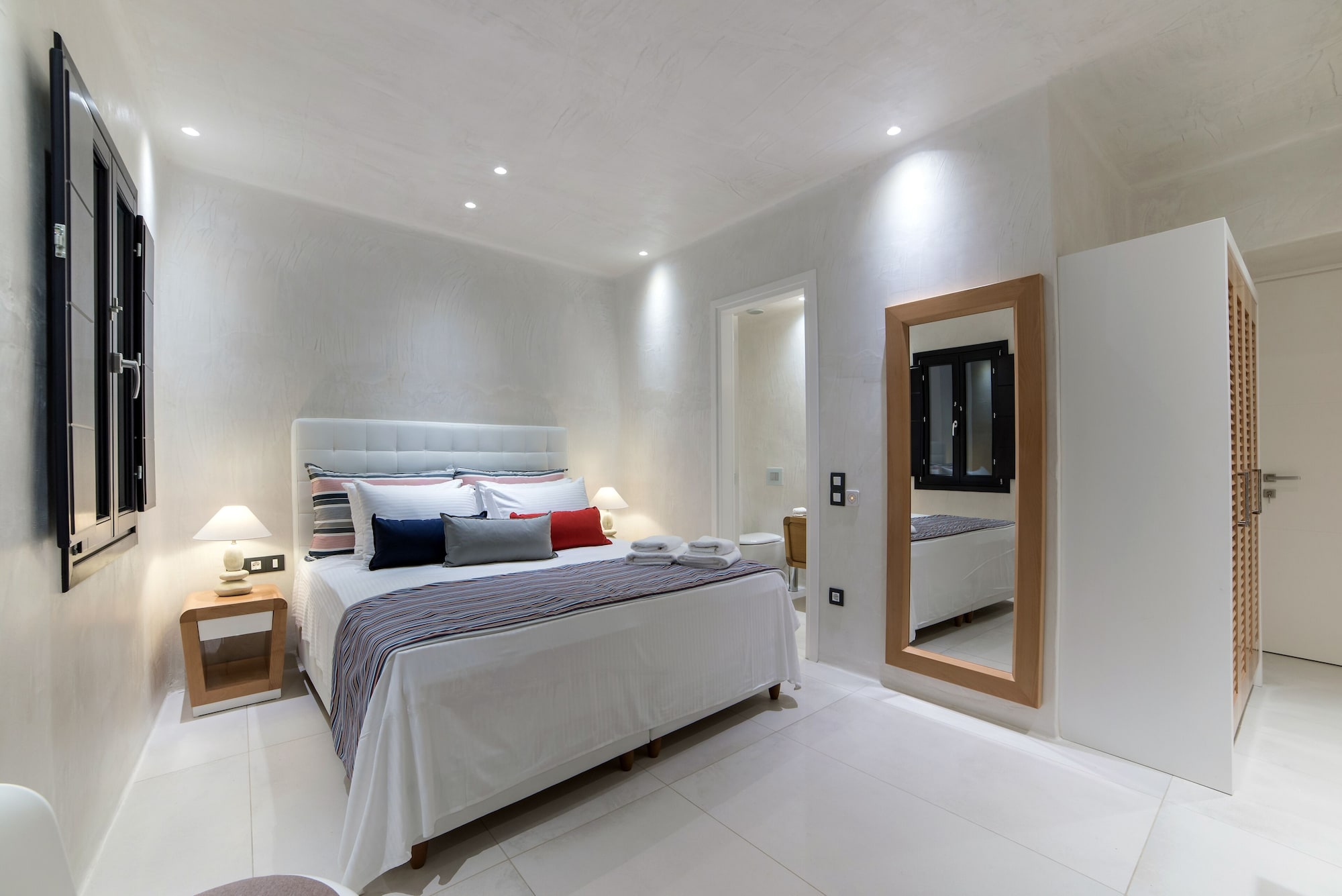 جناح شهر العسل بسرير كينج بإطلالة على البحر بمسبح خاص، Day Dream Luxury Suites 3/5