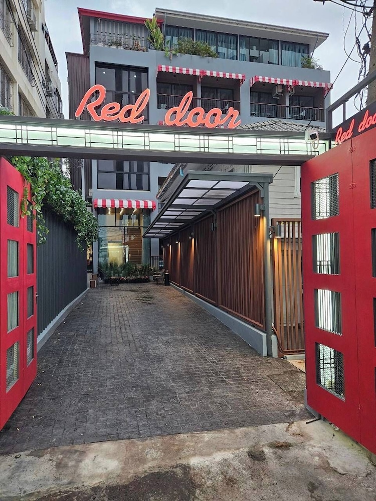 Red Door 20/32
