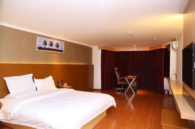 7 Days Inn Shenzhen Guomao Metro Station 24/36