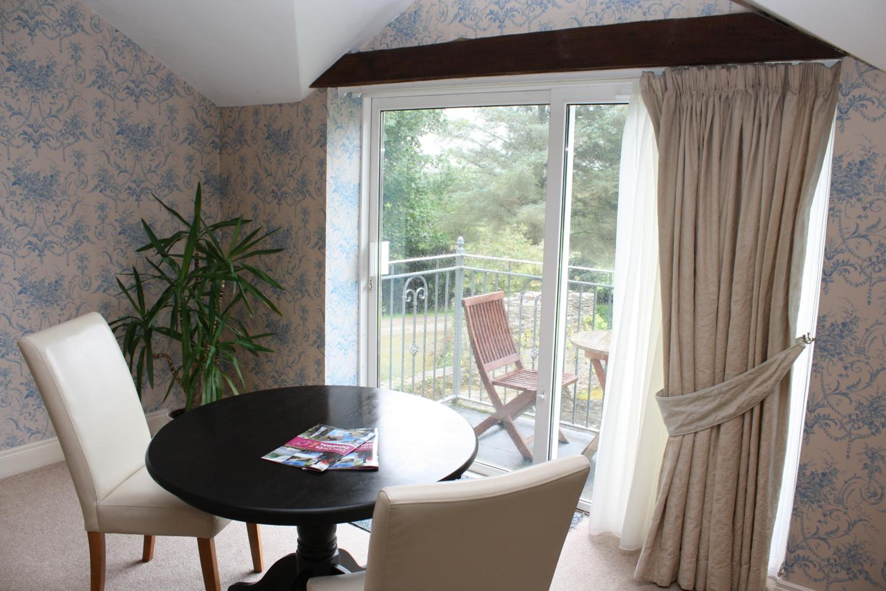 Woodhill House 5/15