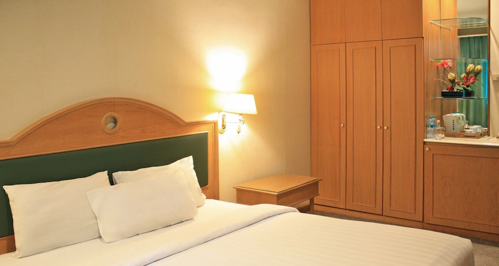 TUNJUNGAN HOTEL 23/73