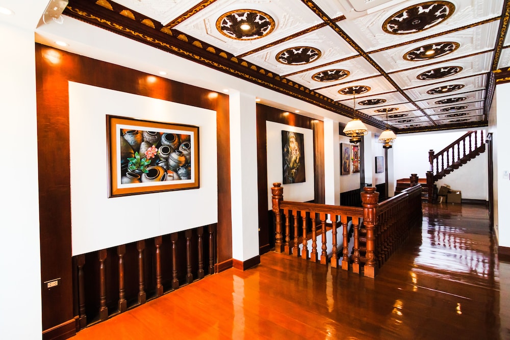 Hotel Luna Annex 46/50