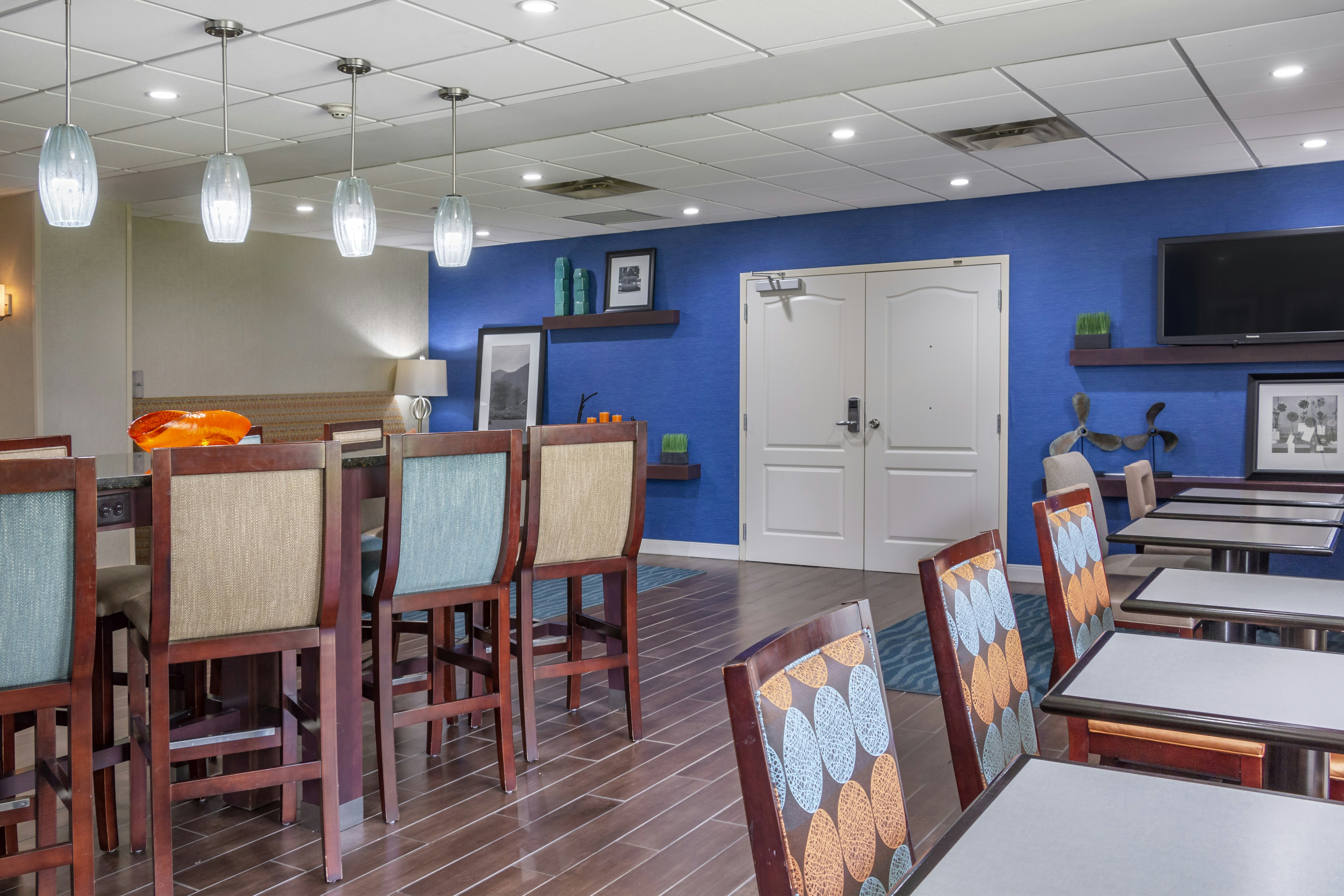 Hampton Inn Adel 26/45