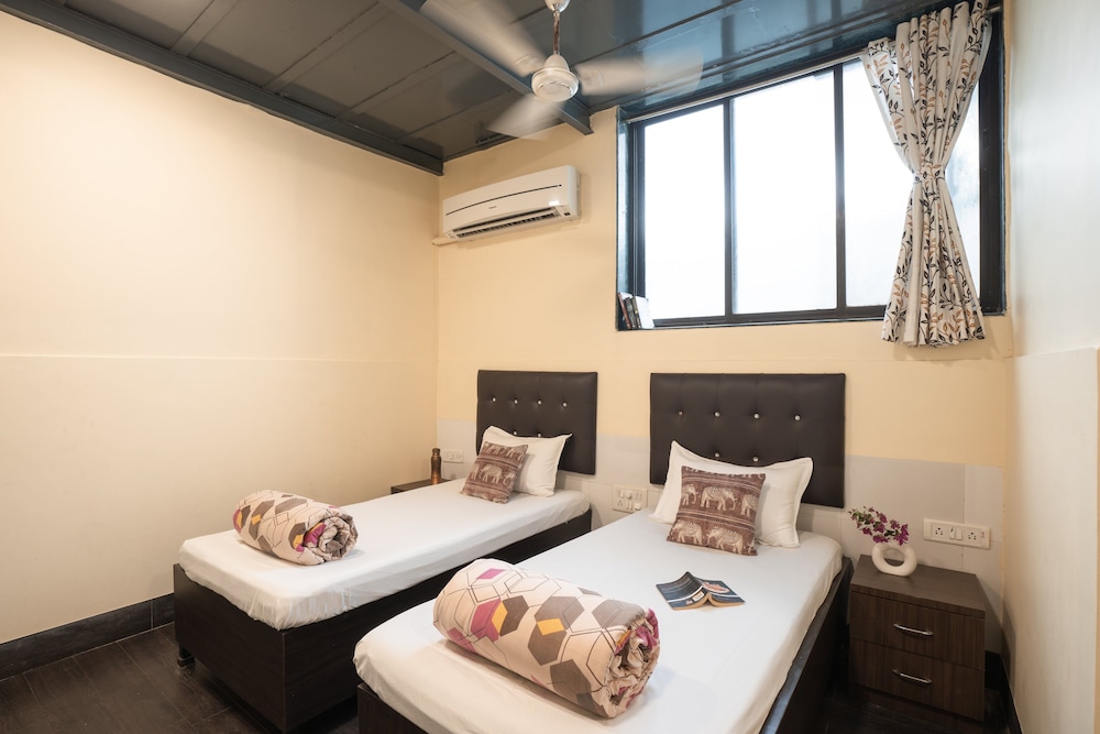 Zostel Mumbai 11/50
