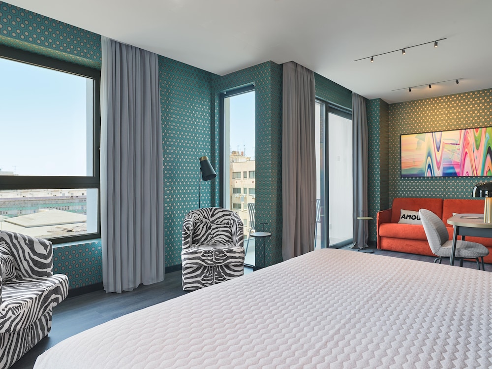 Nyx, Executive, Suite, King Bed, Lounge Access