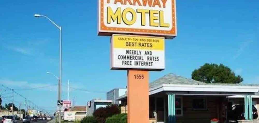Parkway Motel 1/13