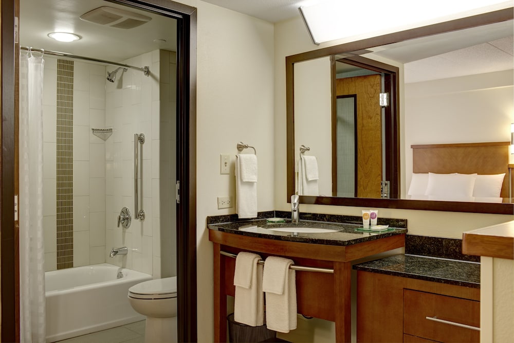 Hyatt Place Kansas City/Overland Park/Metcalf 64/64