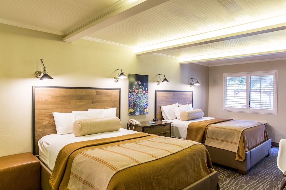 Fredericksburg Inn And Suites 20/53