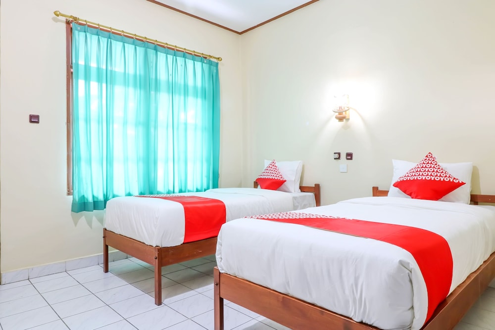 Super OYO 1654 Maha Bharata Kuta Inn 21/31