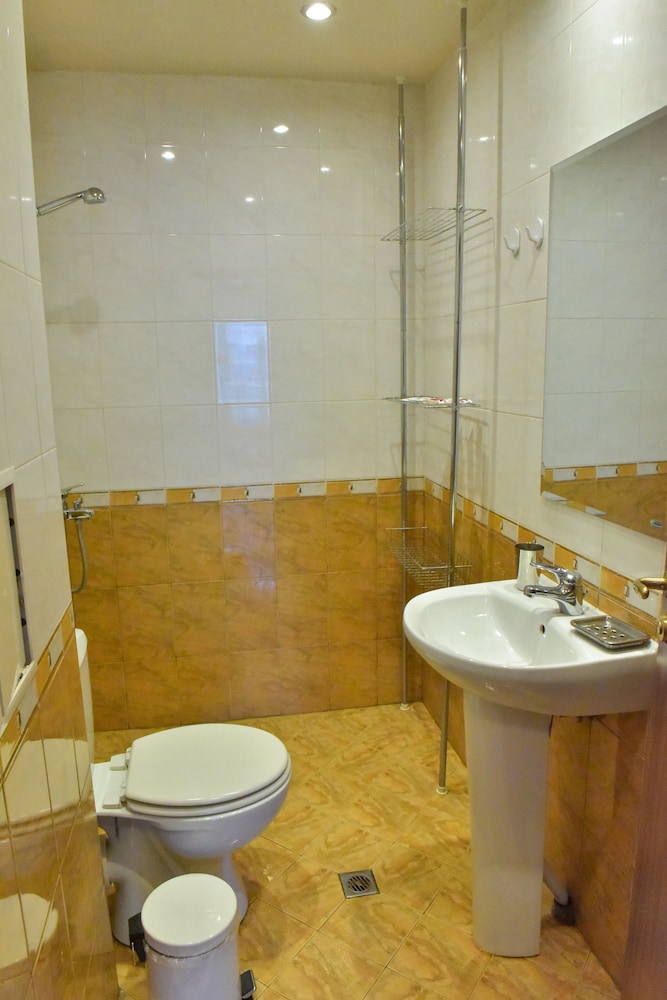 Bojur & Bojurland Apartment Complex 50/50