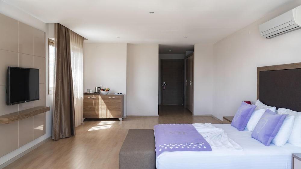 Ladies Beach Residence Hotel 16/68