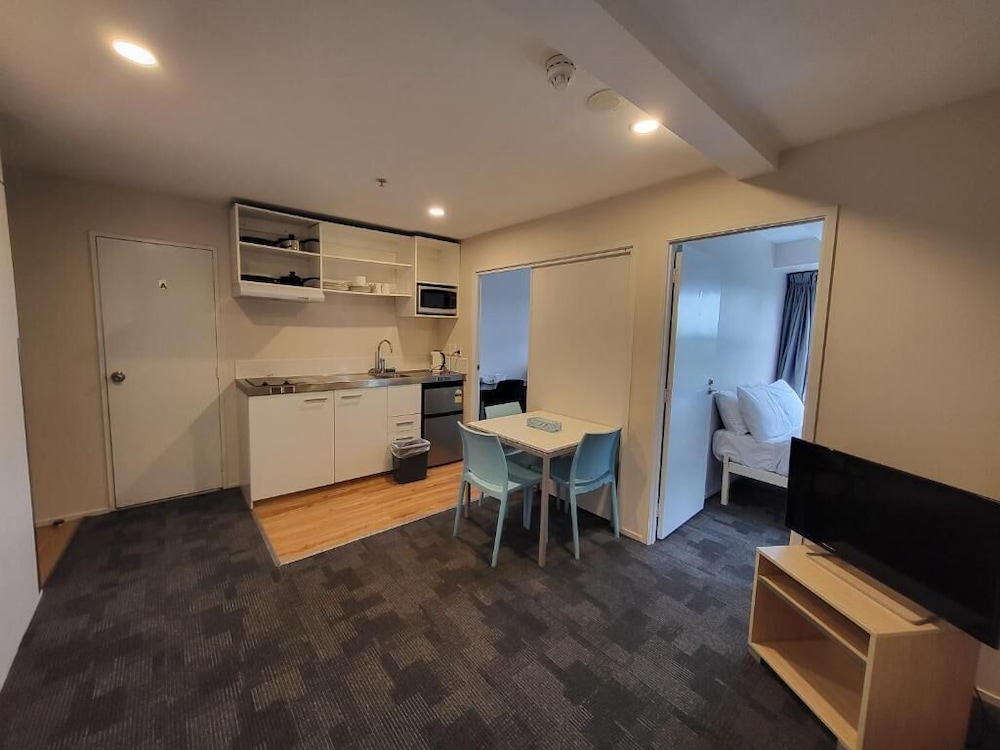 Empire Apartments 49/67