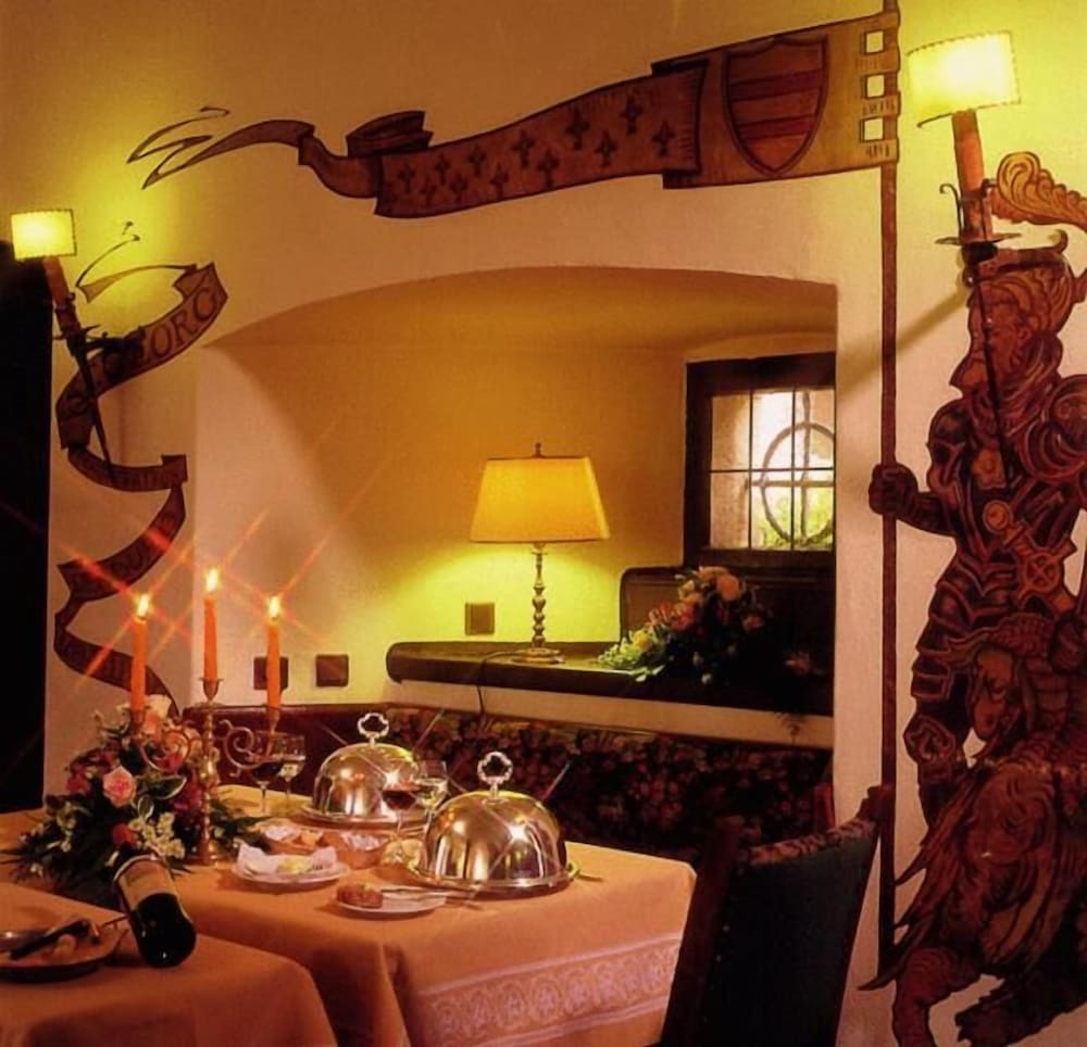 Hotel und Restaurant Burg Schnellenberg 21/54