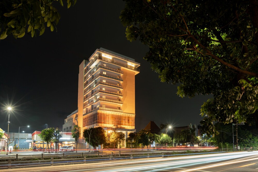 Hotel The Capital Surabaya 4/50