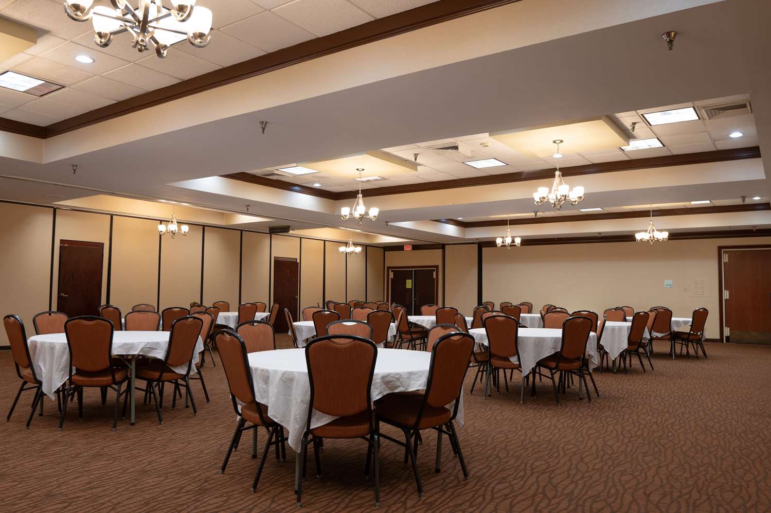 Quality Inn & Suites Downtown Mansfield, OH 20/21