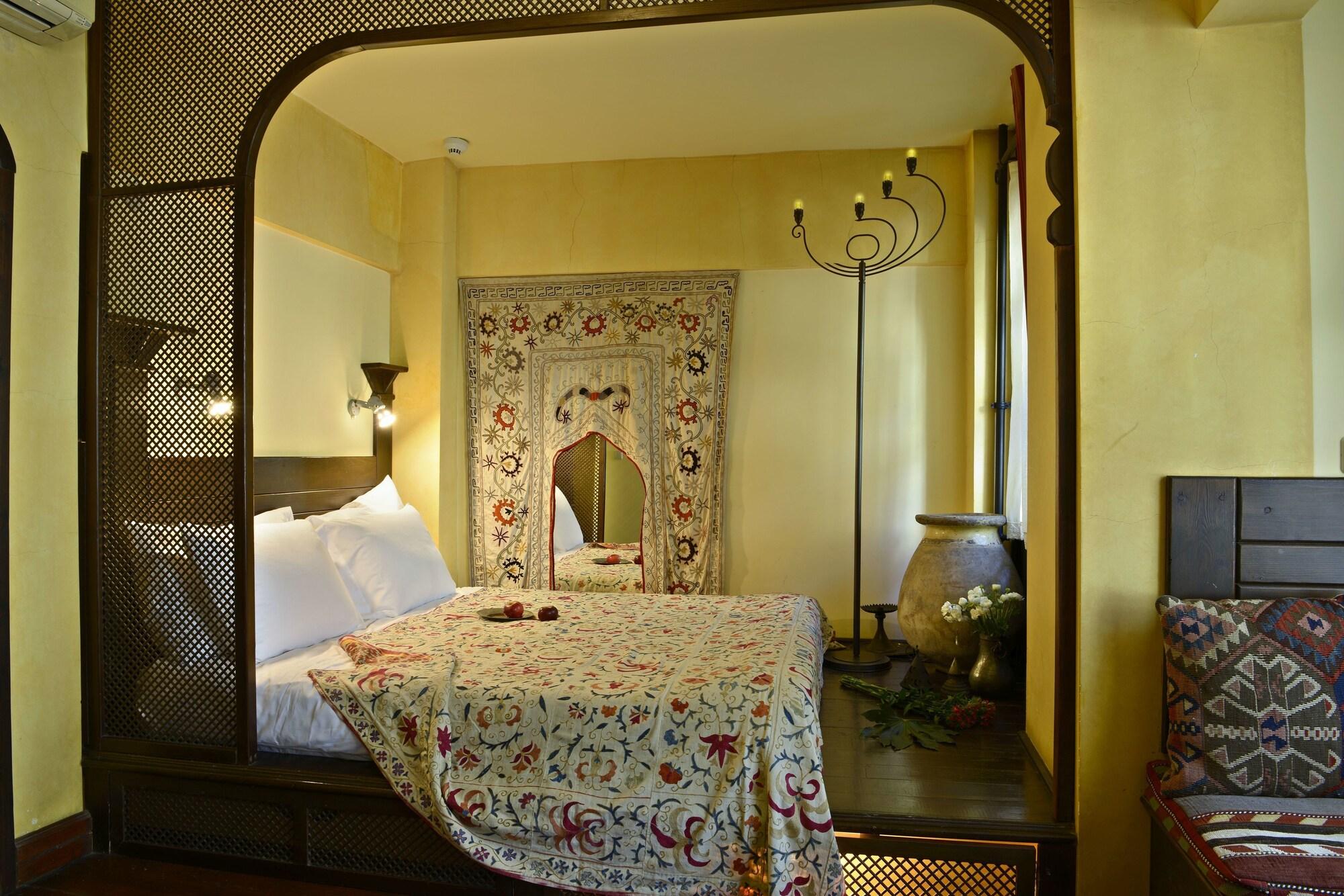 Hotel Empress Zoe 19/100