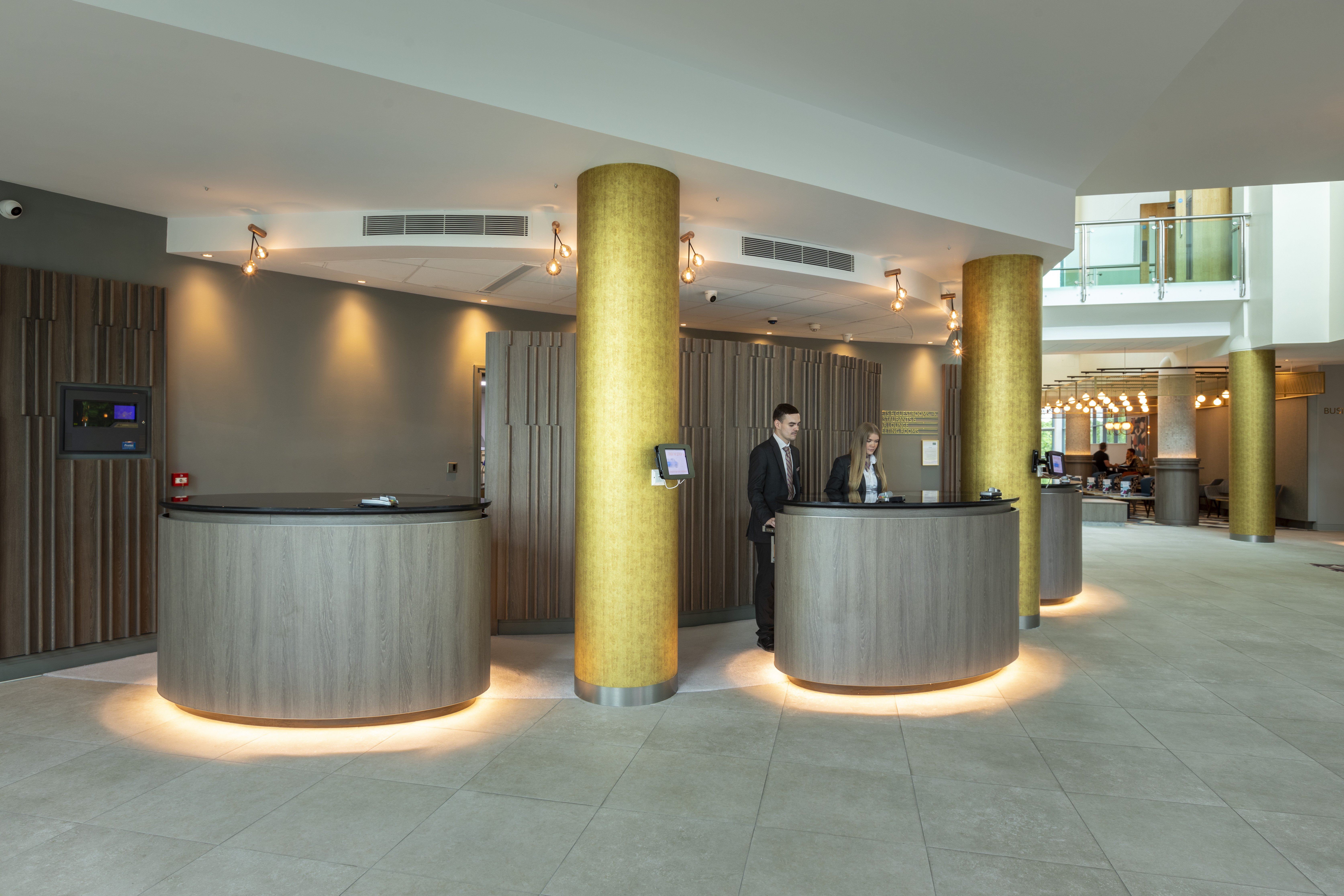 Crowne Plaza Birmingham Nec 17/77