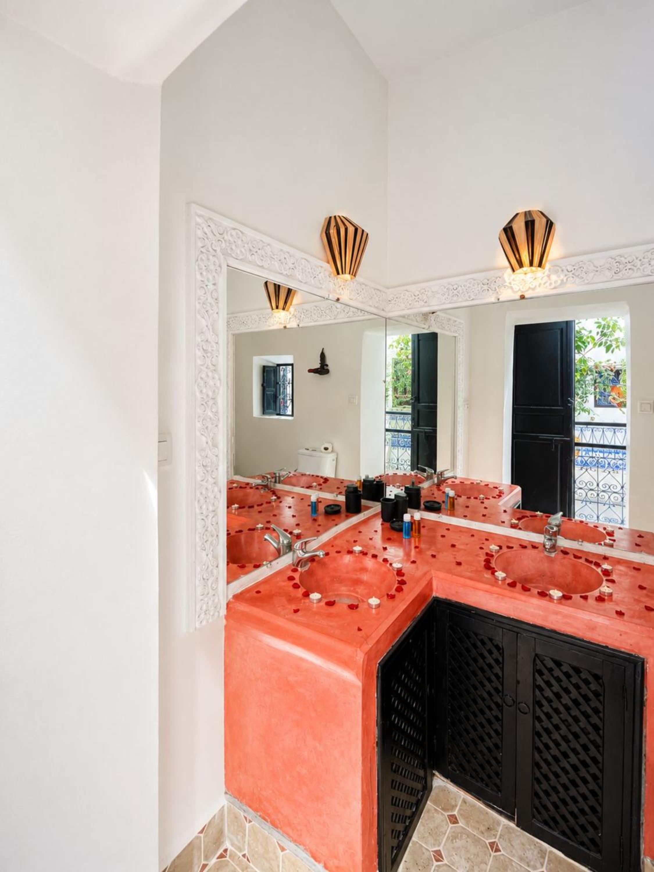 Riad Lazord 54/65