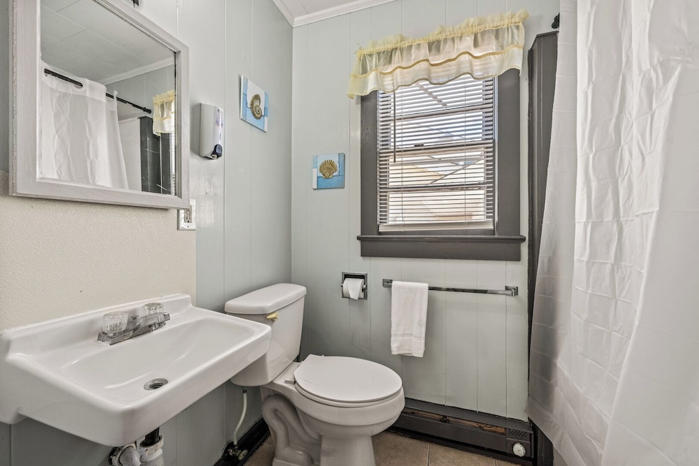 Oceanside Court By Kees Vacations 64/65