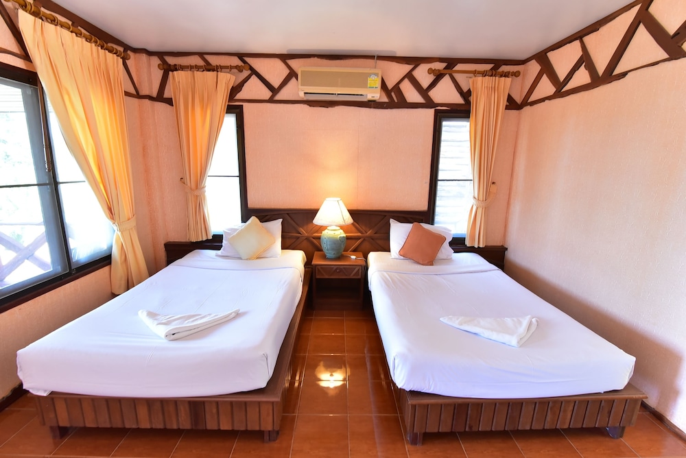 Koh Ngai Resort Ko Ngai 6/50