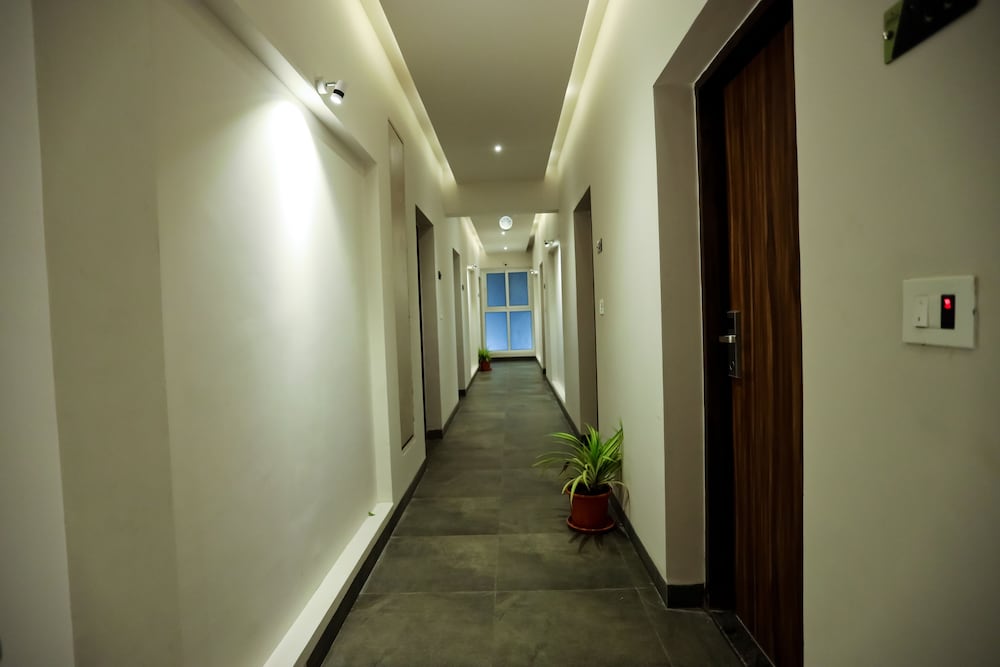 Amara Grand 17/37